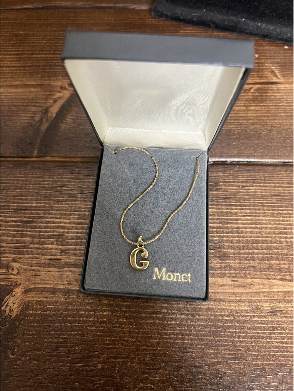 Monet Shiny Gold Tone Letter Initial G Women’s Pendant Charm Chain Necklace 17”